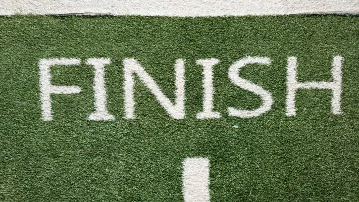 Finish y end_ diferencias en inglés entre estos verbos