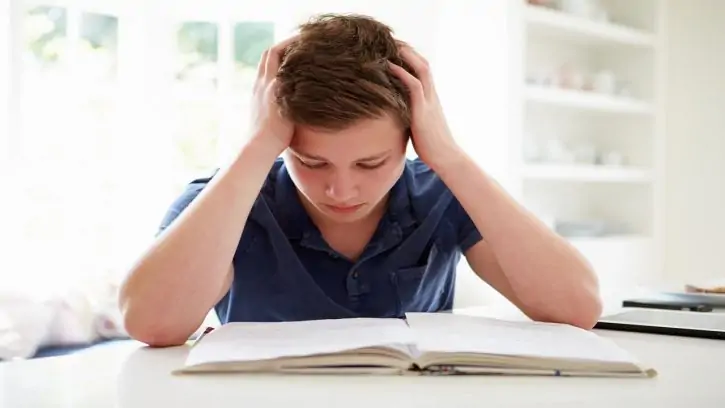 7 verbos con preposiciones más comunes en inglés