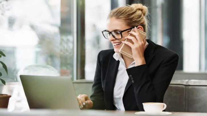 hablar por teléfono en inglés